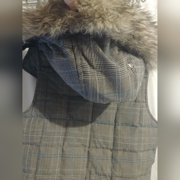 Aeropostale vest S - Picture 3 of 5